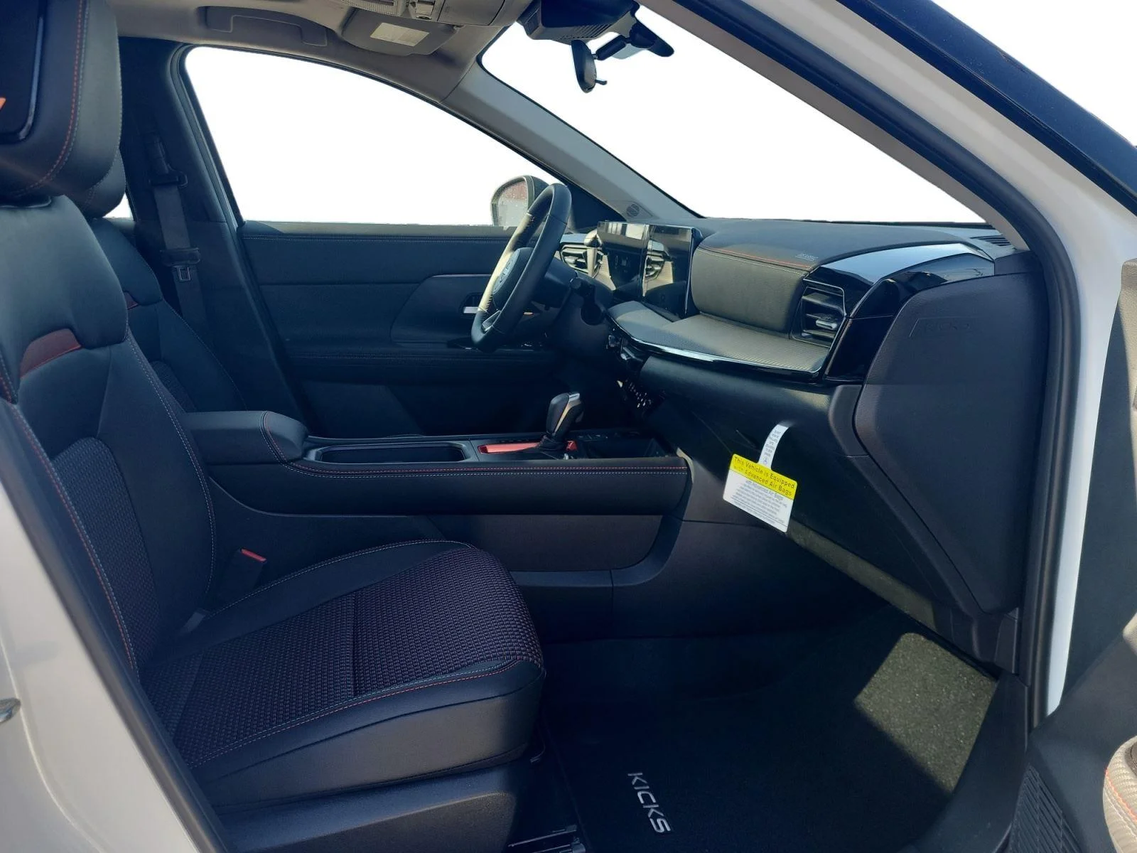 New 2026 Aspen White Tricoat/Super Black Nissan SR image 15