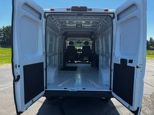 New 2026 Bright White Clear-Coat Exterior Paint RAM Tradesman image 17
