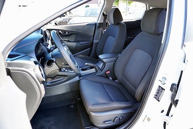 Used 2023 White Hyundai SEL image 14