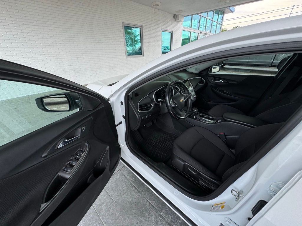 Used 2023 White Chevrolet LS image 11