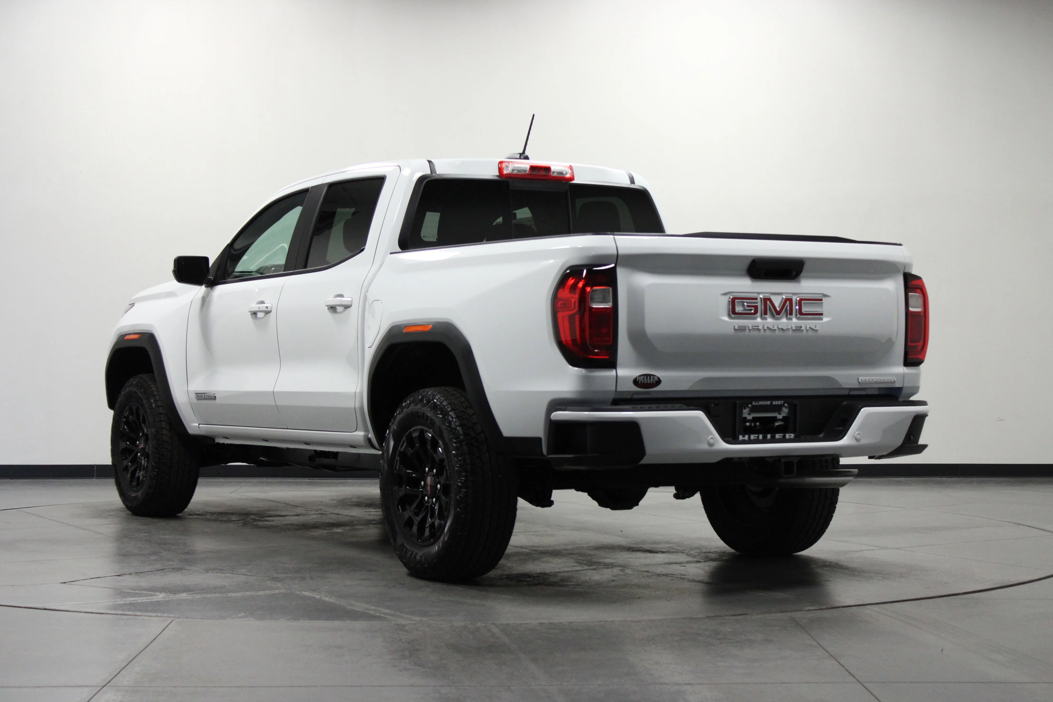 New 2026 Summit White GMC Elevation image 6