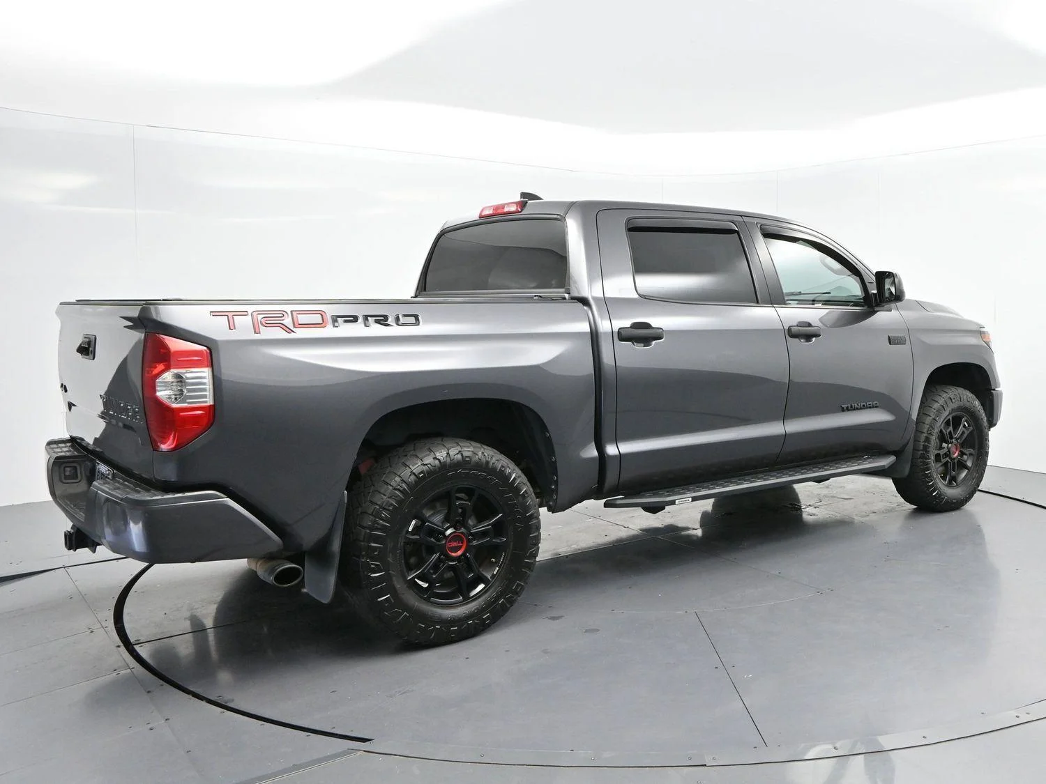 Used 2020 Magnetic Gray Metallic Toyota SR5 image 7
