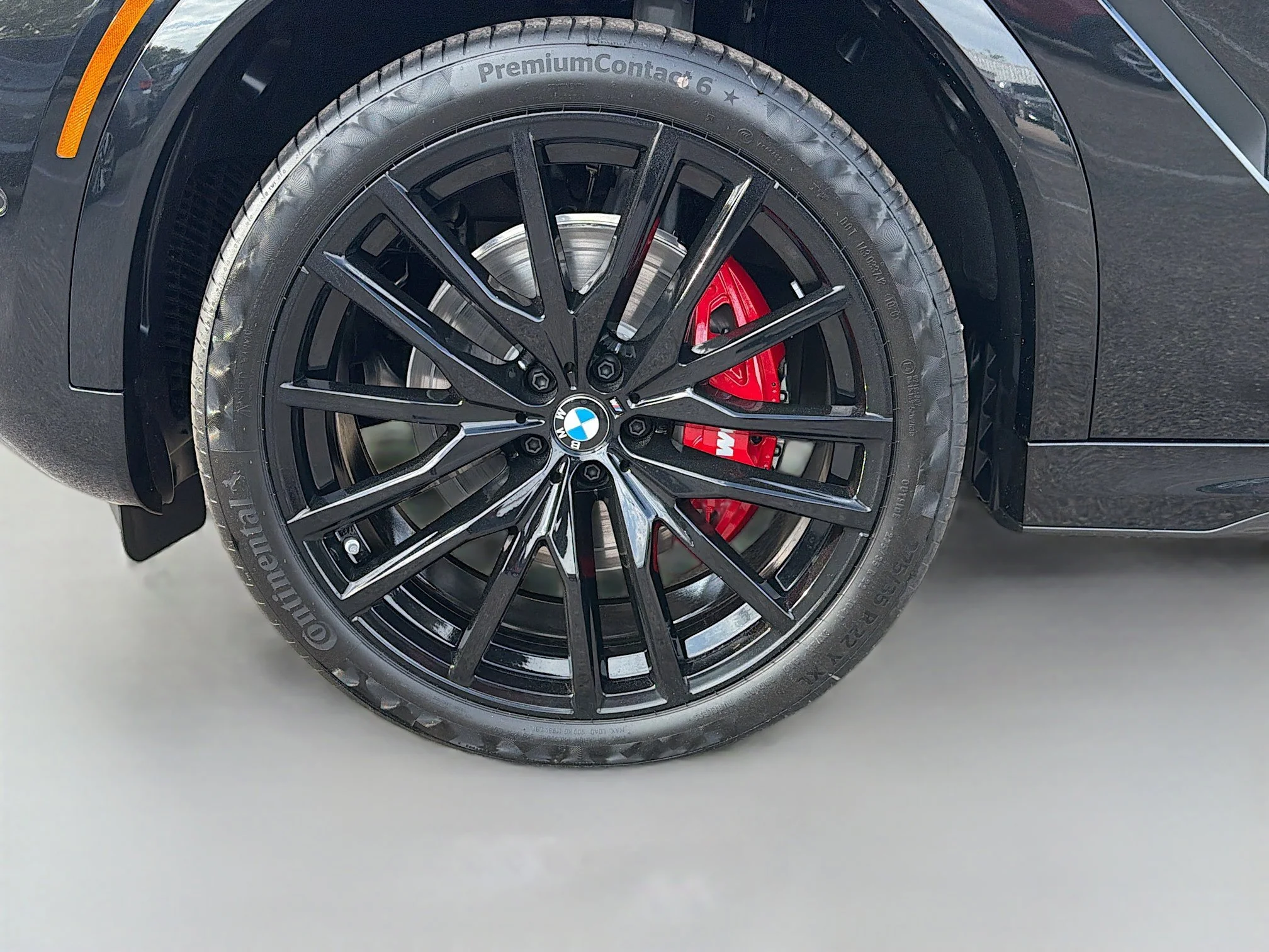 New 2026 Black Sapphire Metallic BMW xDrive40i image 43