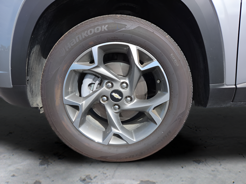 Used 2025 Gray Chevrolet LT image 23