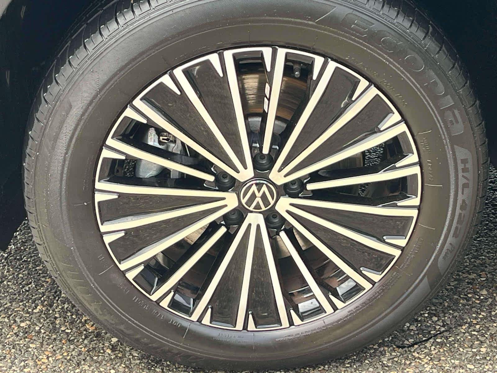Certified Used 2025 Deep Black Pearl Volkswagen S image 19