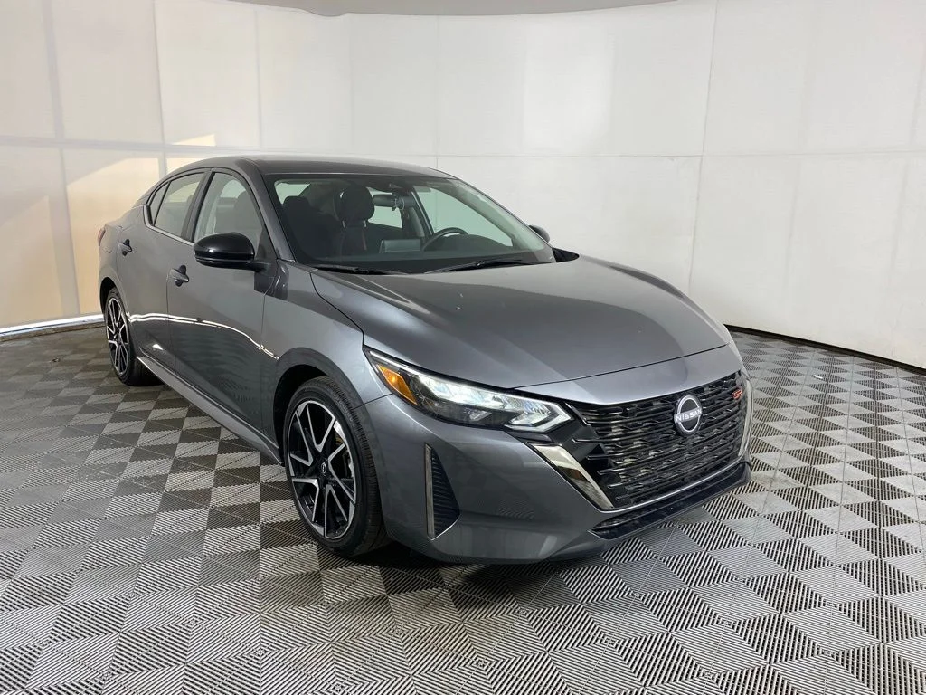Used 2025 Gray Nissan SR image 10