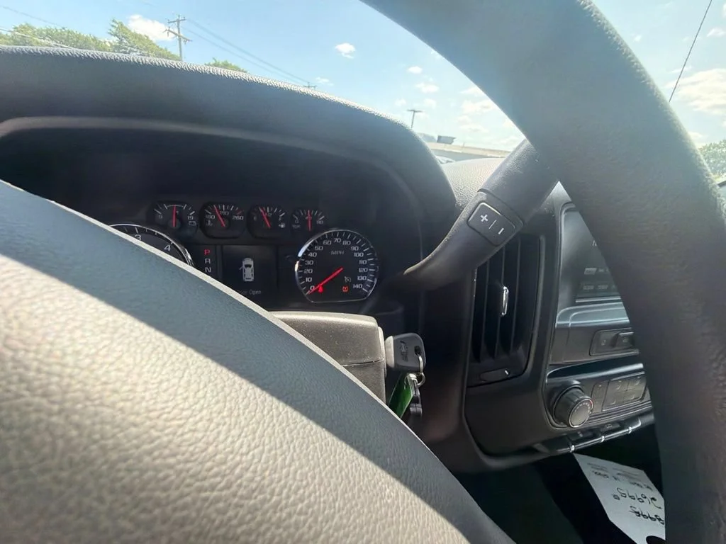 Used 2018 GRAPHITE METALLIC Chevrolet LS image 35