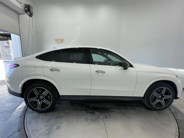 New 2027 White Mercedes-Benz GLC 300 image 15