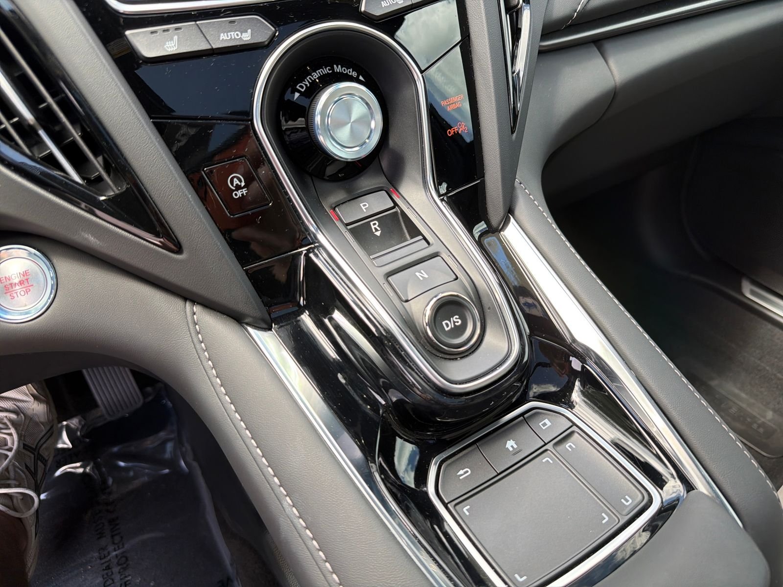 Certified Used 2025 Platinum White Acura Base image 23