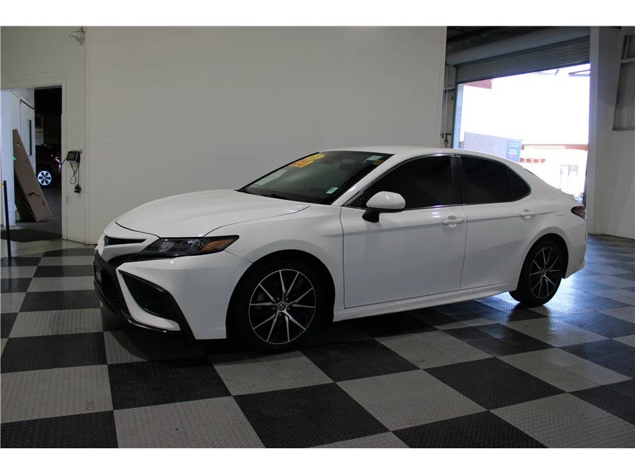 Used 2021 White Toyota Hybrid SE image 14