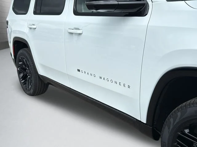 New 2026 Bright White Clear-Coat Exterior Paint Jeep Limited Reserve image 28