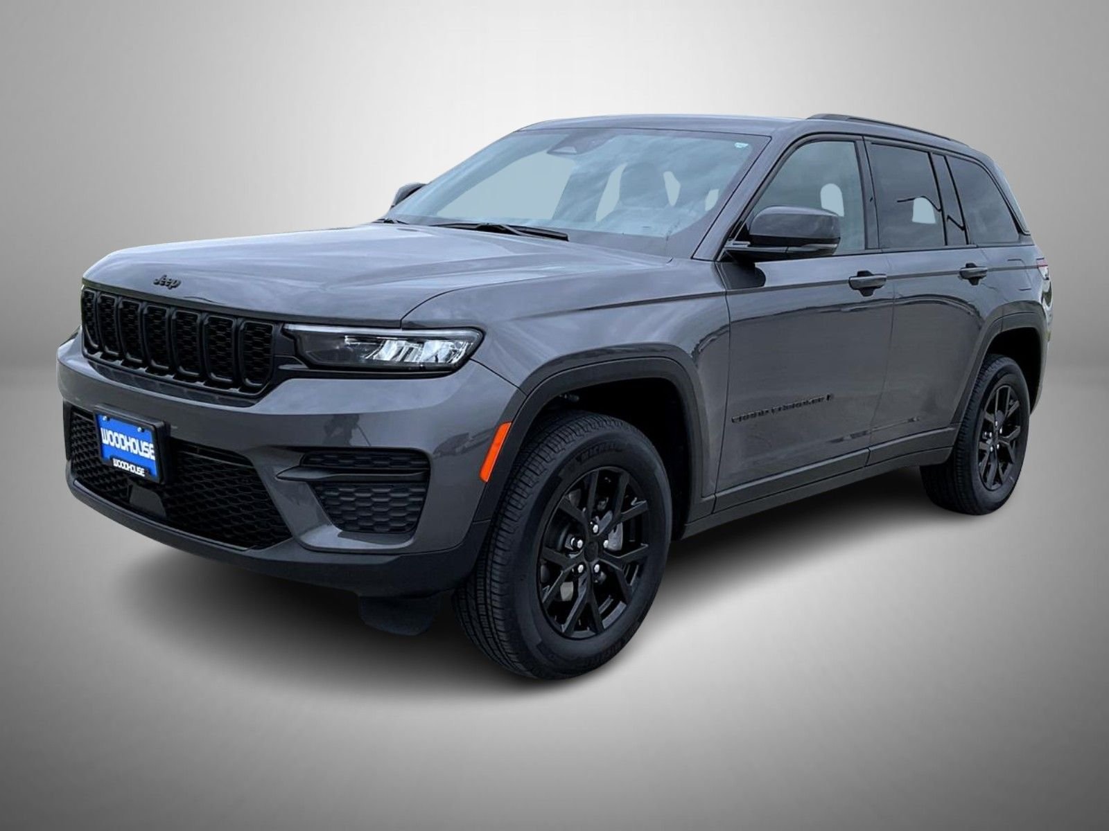 Used 2024 Gray Jeep Altitude image 1