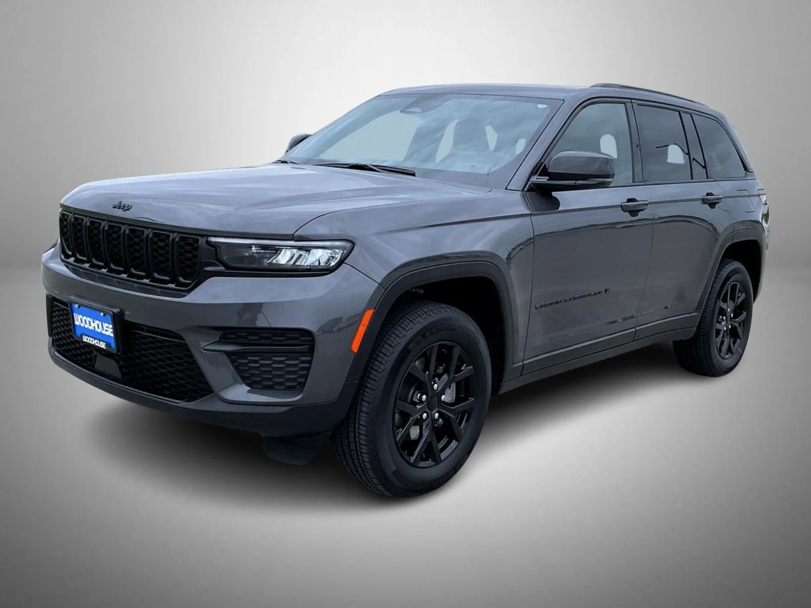 Used 2024 Gray Jeep Altitude image 1