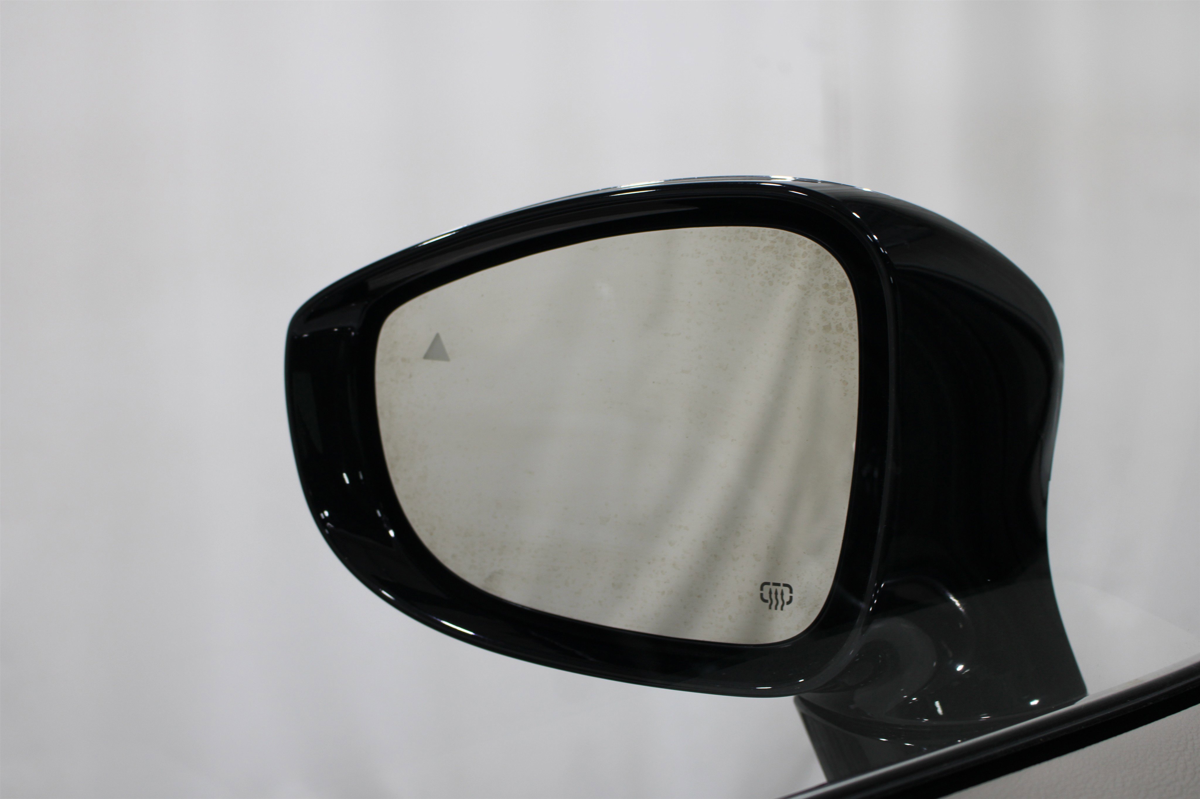 Used 2023 Bright White Clearcoat Chrysler Limited image 20