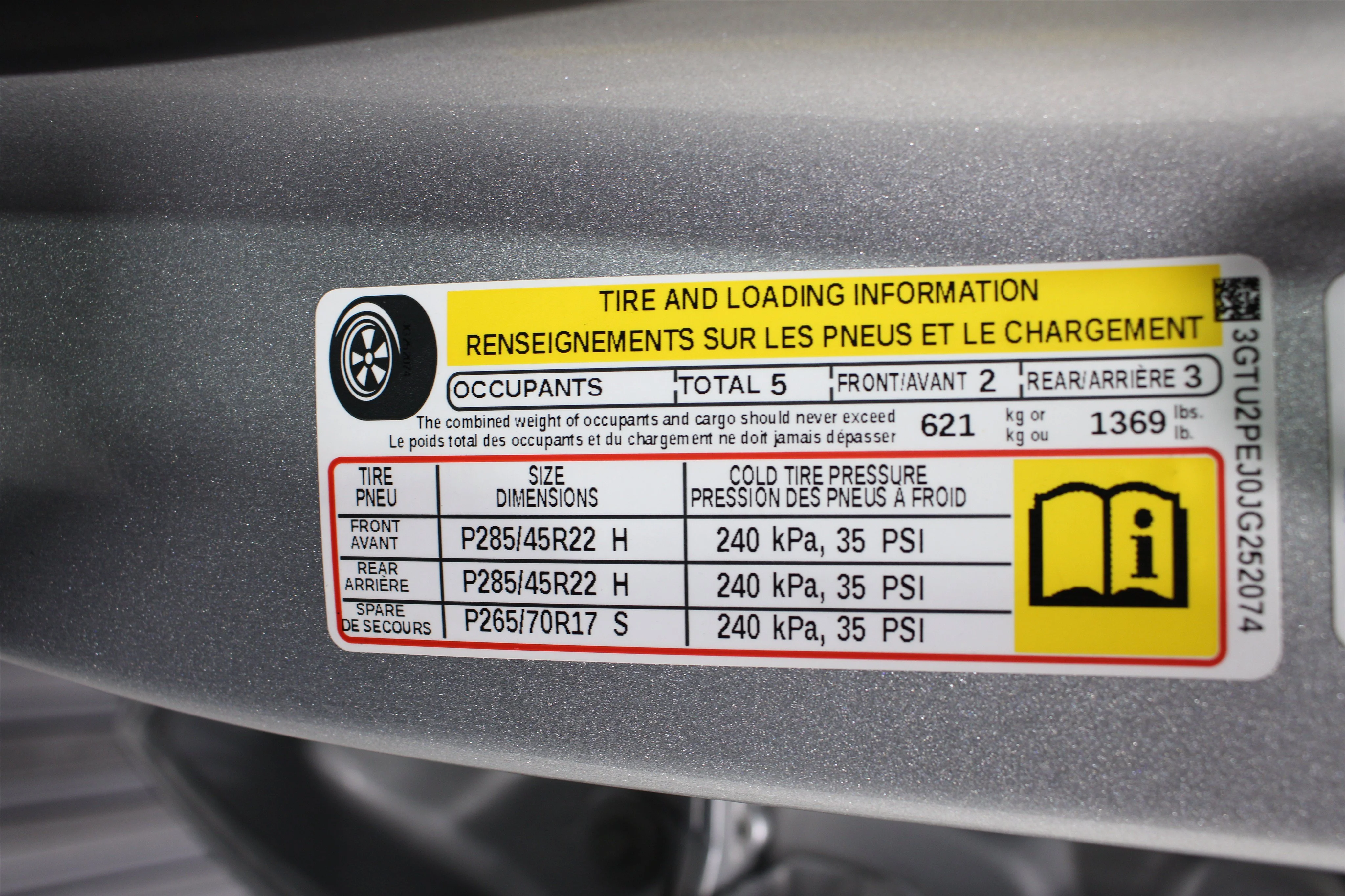 Used 2018 Quicksilver Metallic GMC Denali image 37