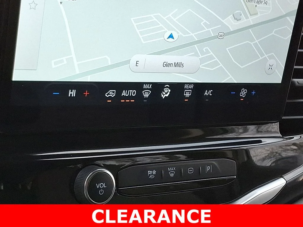 Used 2024 White Ford XLT image 17