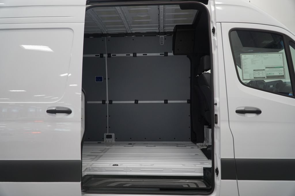 New 2025 Arctic White Mercedes-Benz Cargo 170 WB image 7