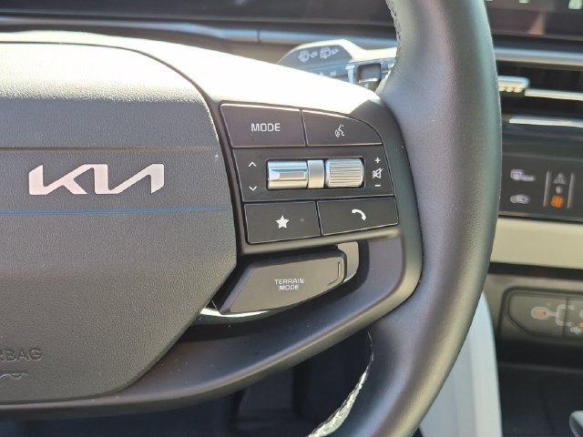 Used 2026 Black Kia EX image 16