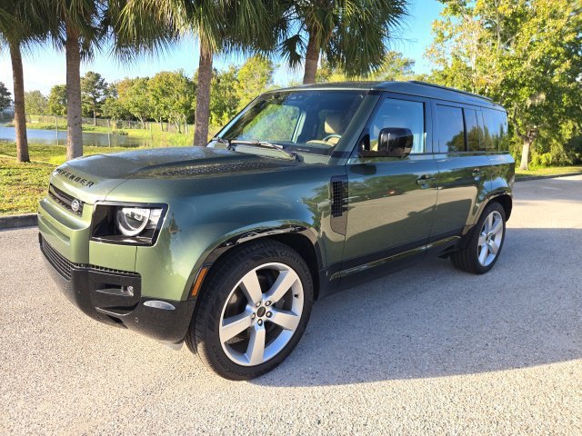 Used 2026 Woolstone Green Metallic Land Rover X-Dynamic SE image 1