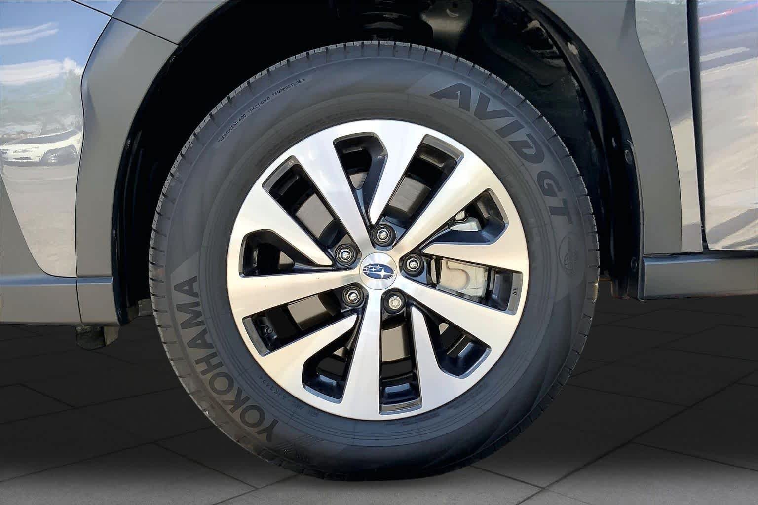 Used 2025 Magnetite Gray Metallic Subaru  image 9