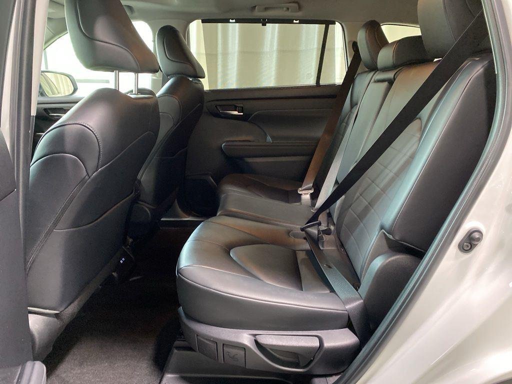 Used 2023 Pearl Toyota XLE image 14
