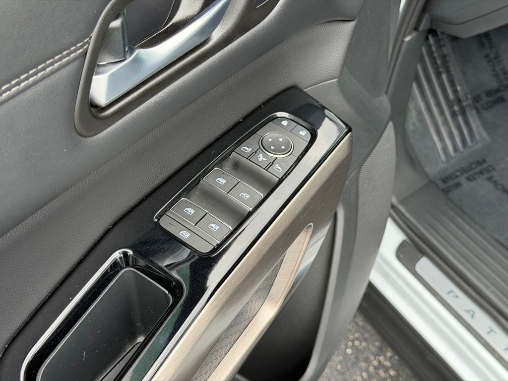 Certified Used 2025 White Nissan Platinum image 15