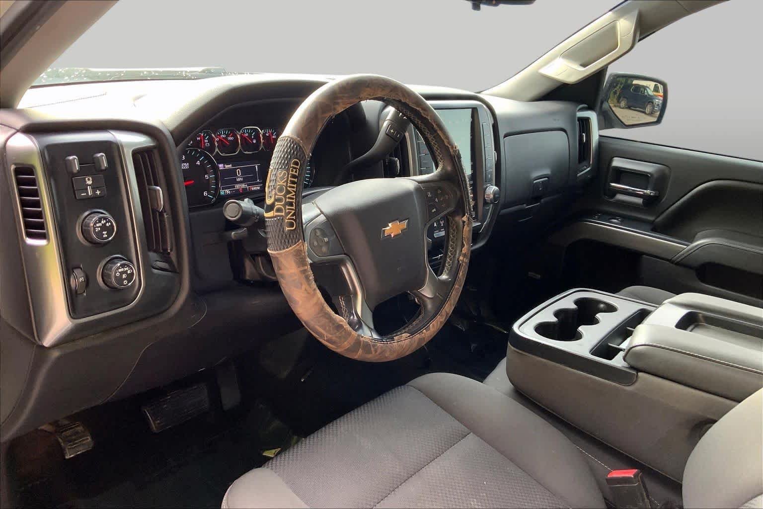 Used 2016 Summit White Chevrolet LT image 16