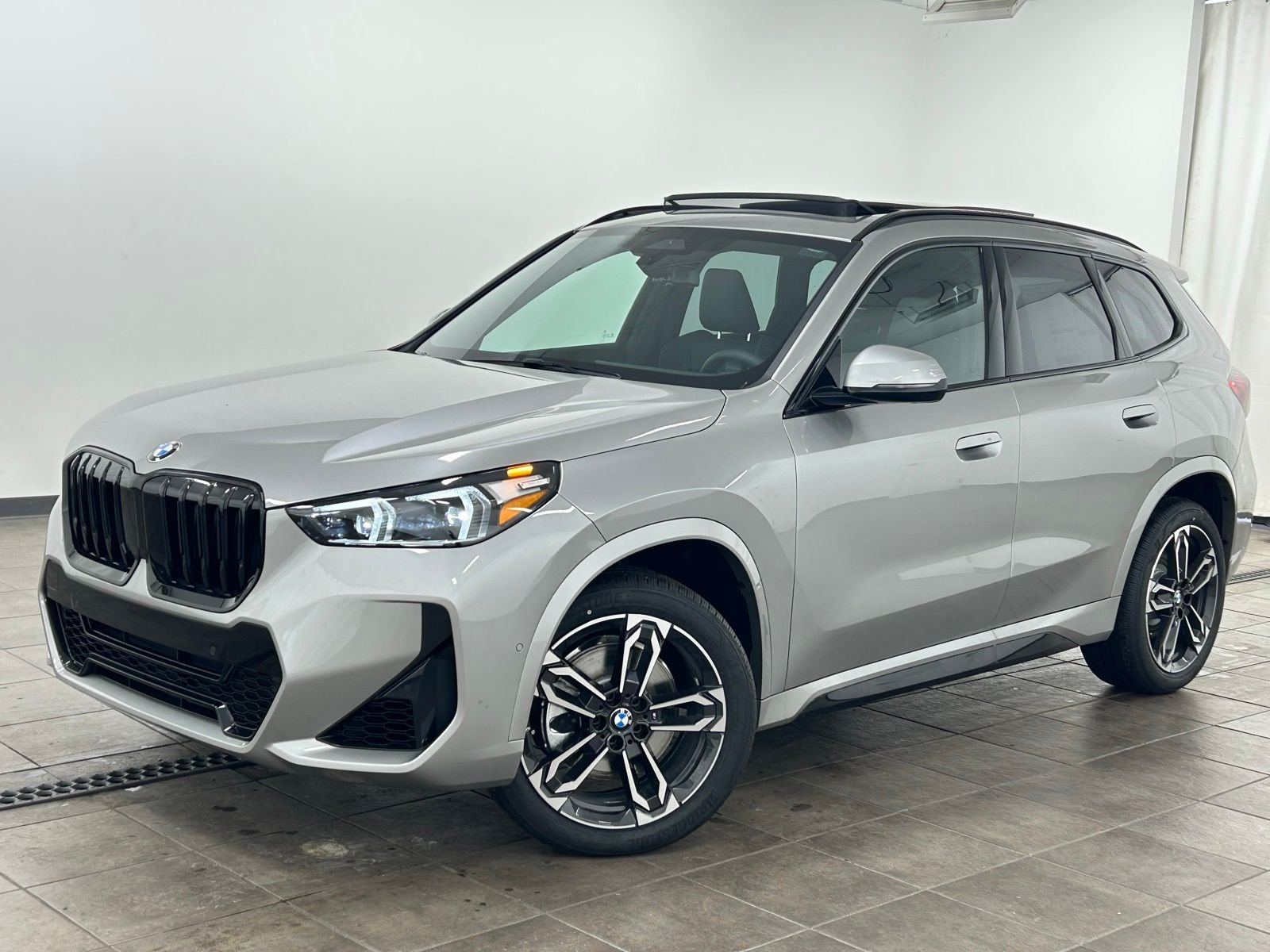 2026 BMW X1 xDrive28i's photo
