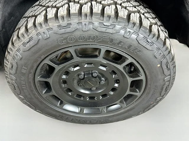 New 2026 Charente Grey Land Rover  OCTA image 33