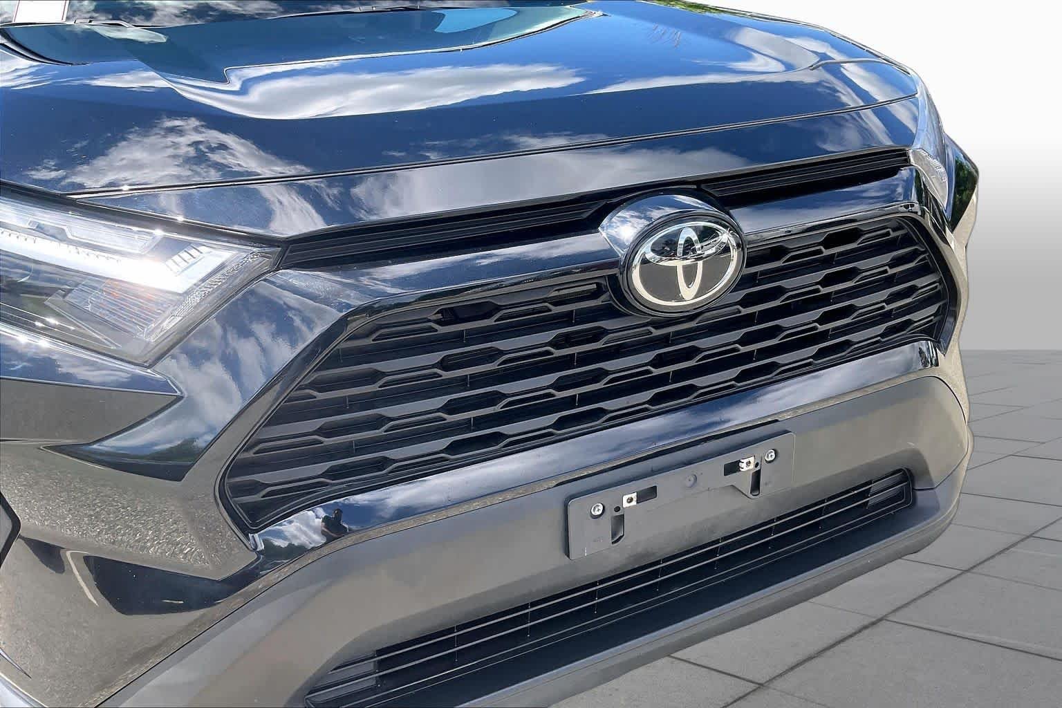 Used 2023 Midnight Black Metallic Toyota XLE image 31