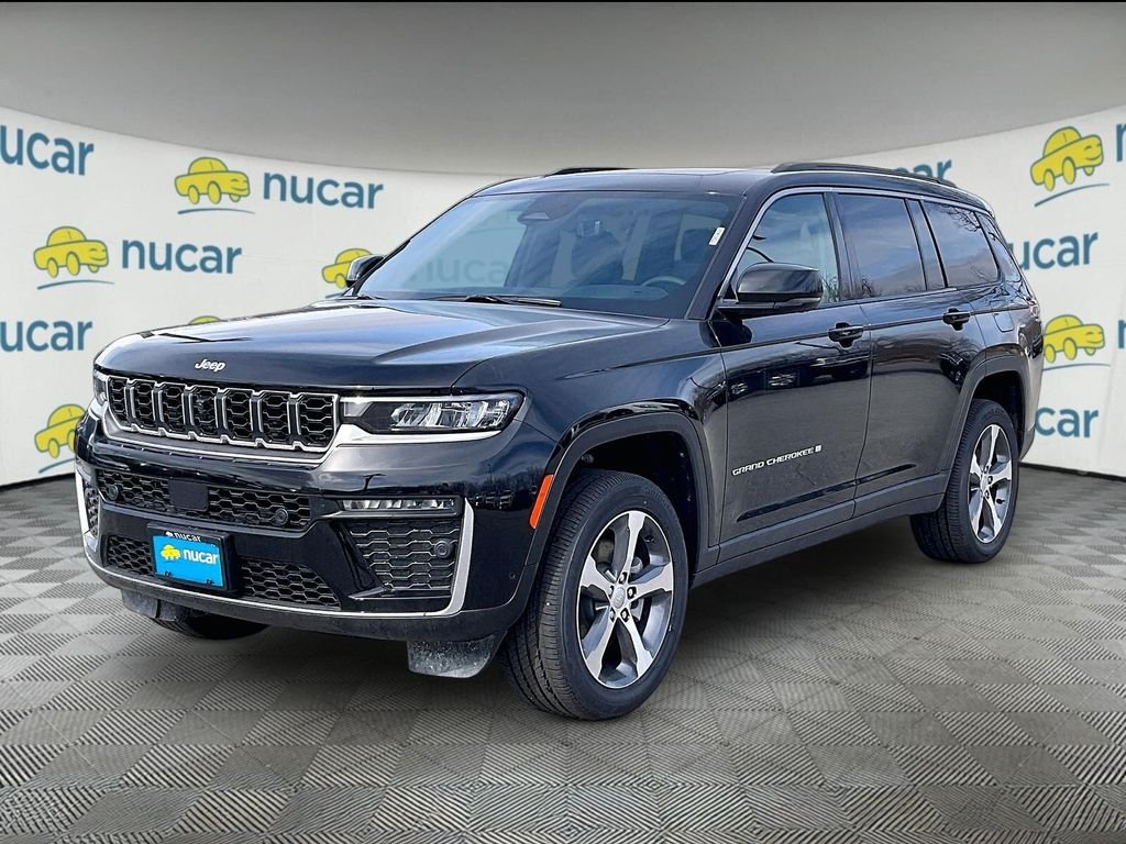 New 2026 Diamond Black Crystal Pearlcoat Jeep Limited image 4