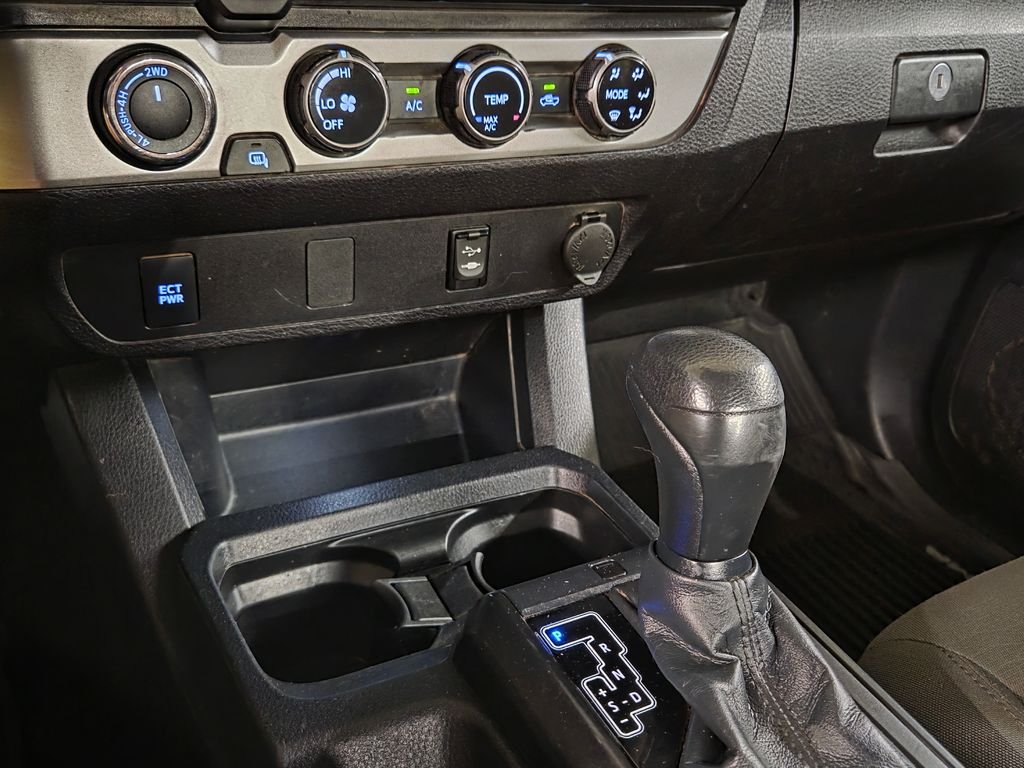 Used 2018 Gray Toyota SR image 26