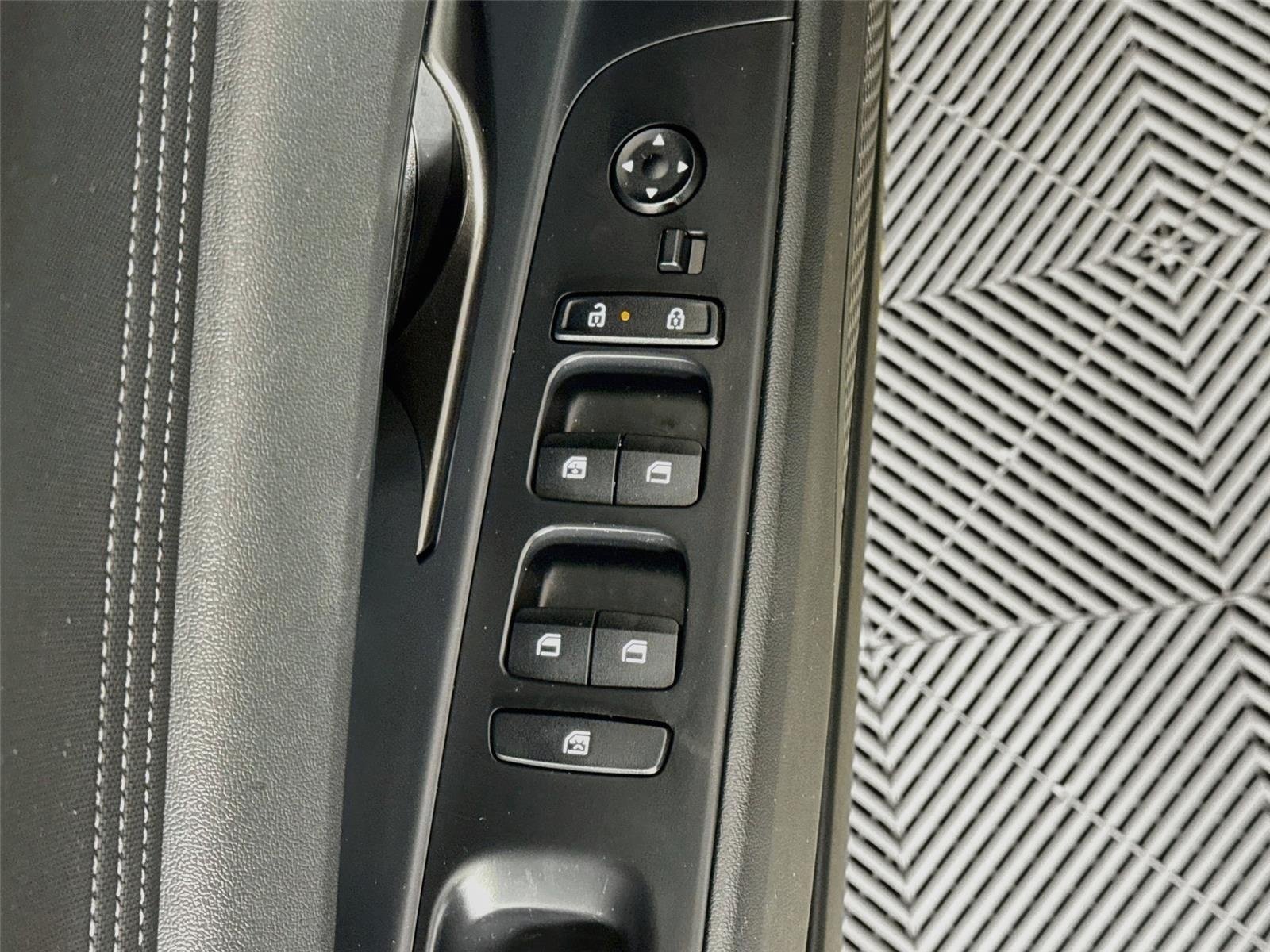 Used 2025 Amazon Gray Hyundai SEL Sport image 18