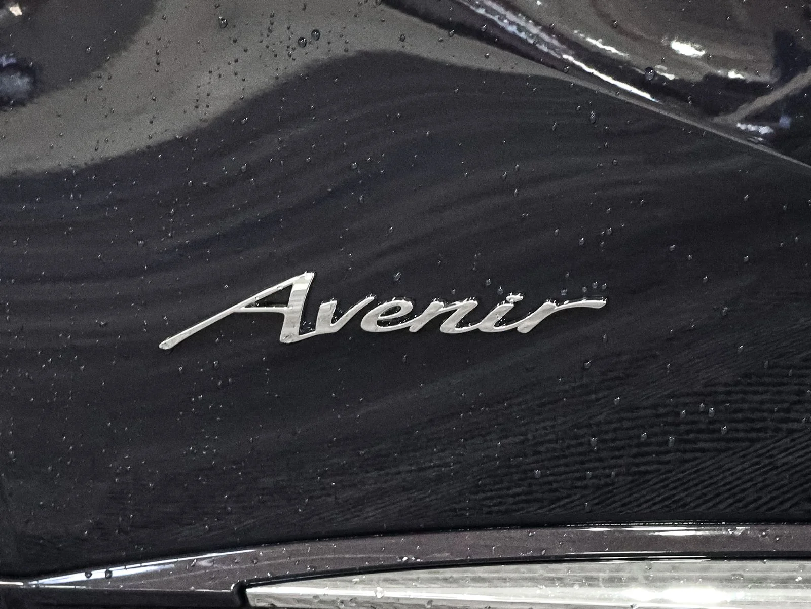 New 2026 Black Buick Avenir image 18