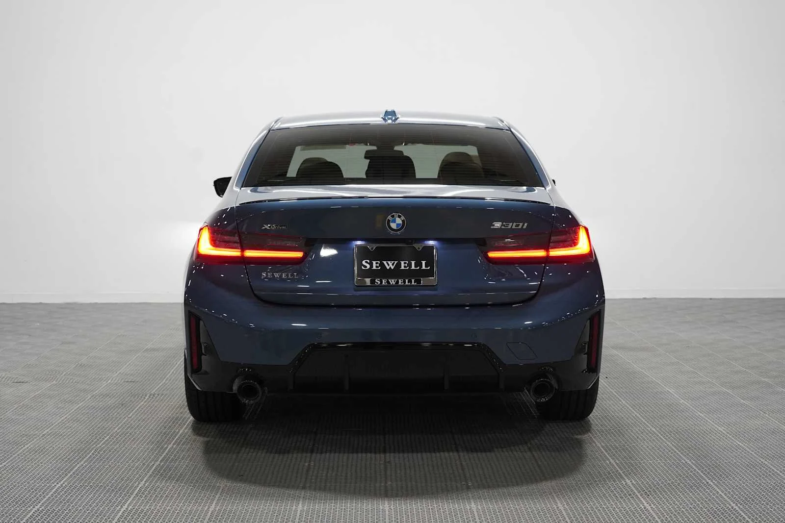 New 2026 Arctic Race Blue metallic BMW 330i xDrive image 5