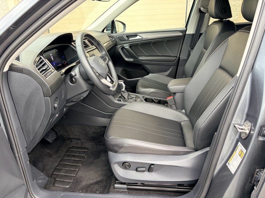 Used 2024 Platinum Gray Metallic Volkswagen SE image 11