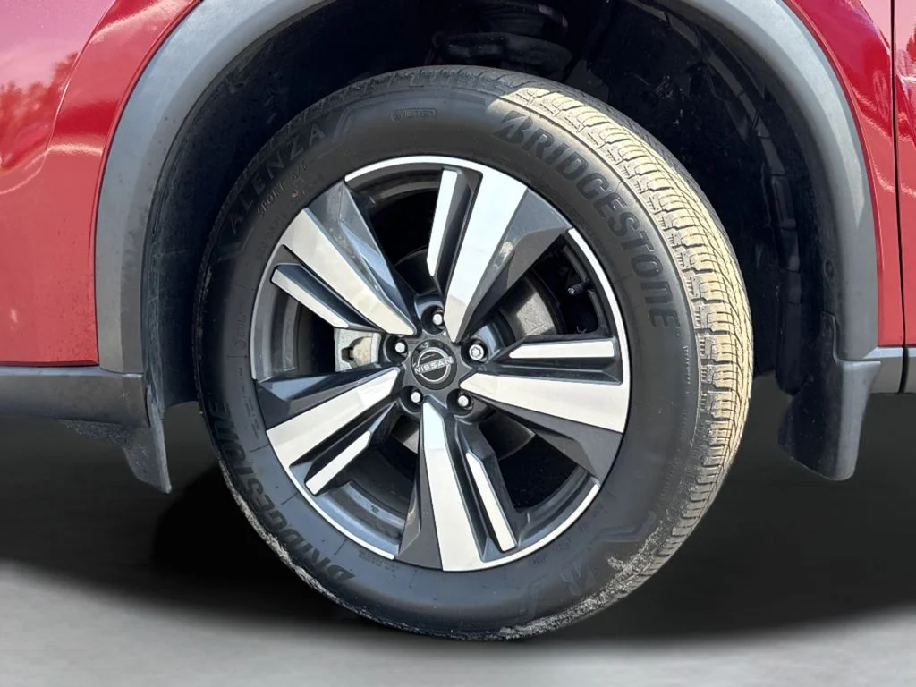 Used 2025 Red Nissan SL image 49