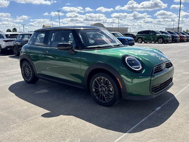Certified Pre-Owned 2025 MINI Hardtop 2 Door FWD Signature Plus in
