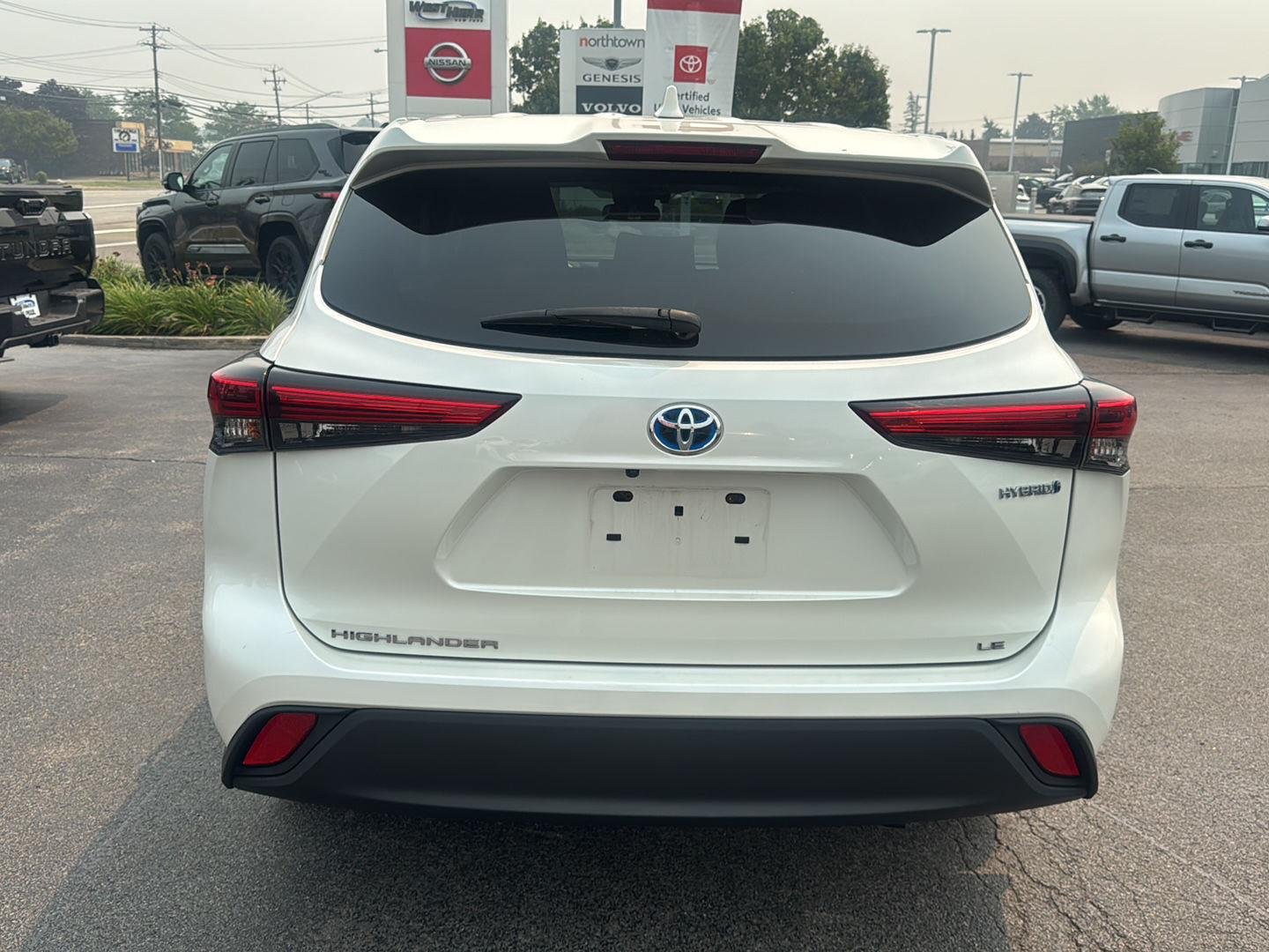Used 2021 Blizzard Pearl Toyota Hybrid LE image 5