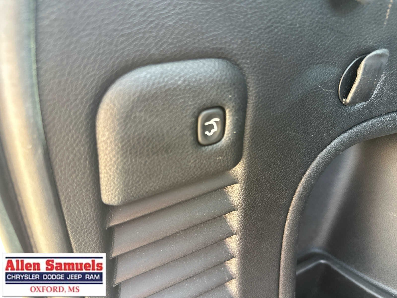 Used 2022 Bright White Clearcoat Jeep Limited image 39