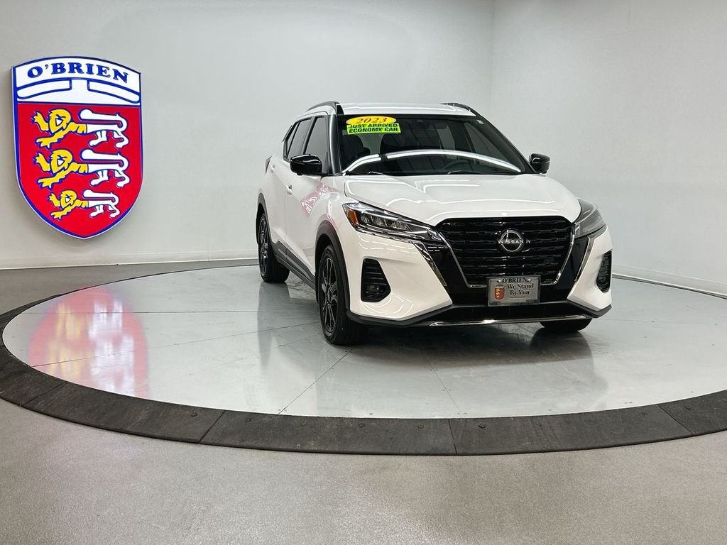2023 Nissan Kicks SR