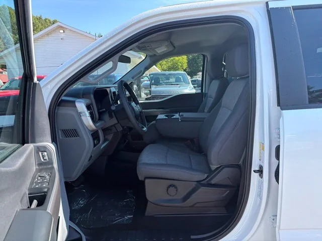 New 2027 Oxford White Ford F-350® XL image 78