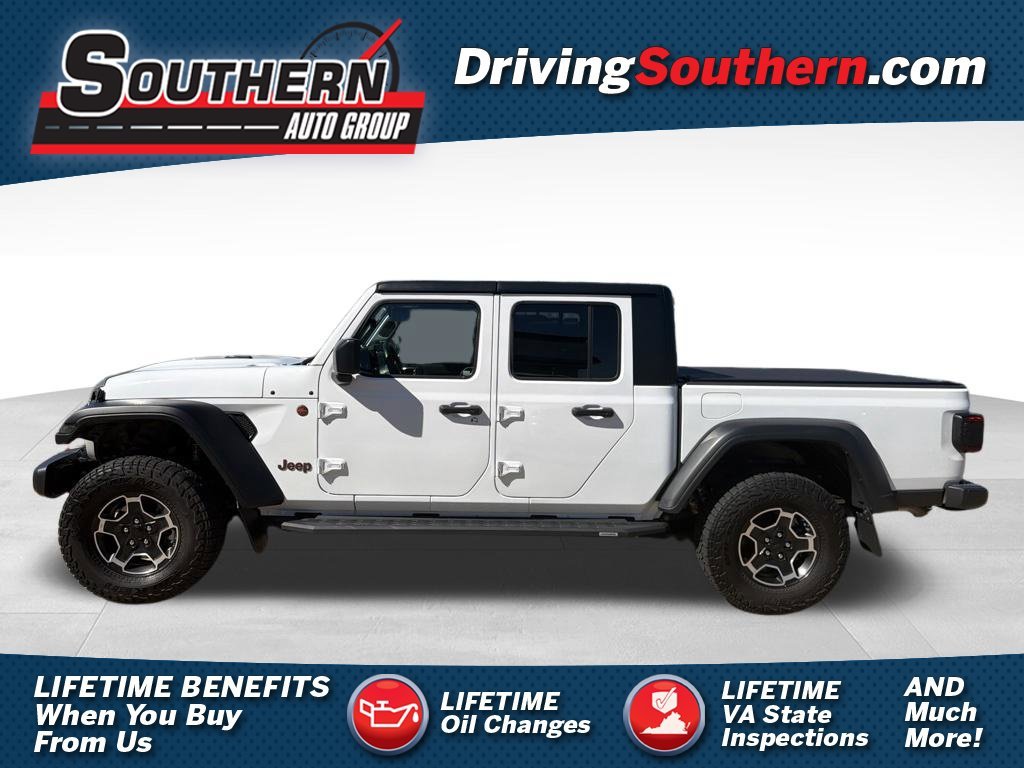 Used 2023 White Jeep Mojave image 1