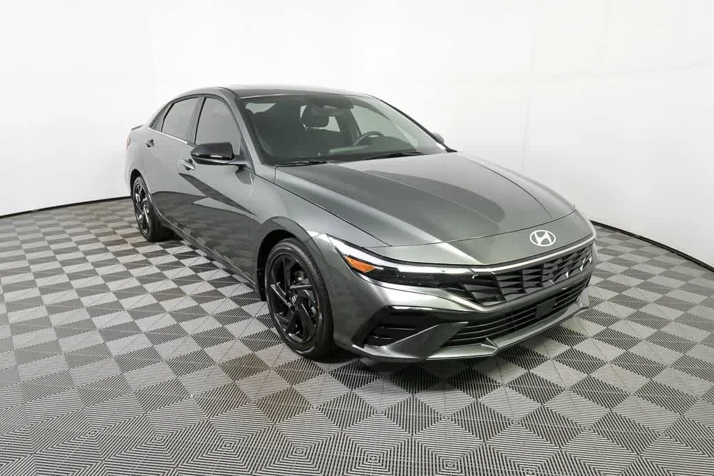 New 2026 Amazon Gray Hyundai SEL Sport Premium image 4