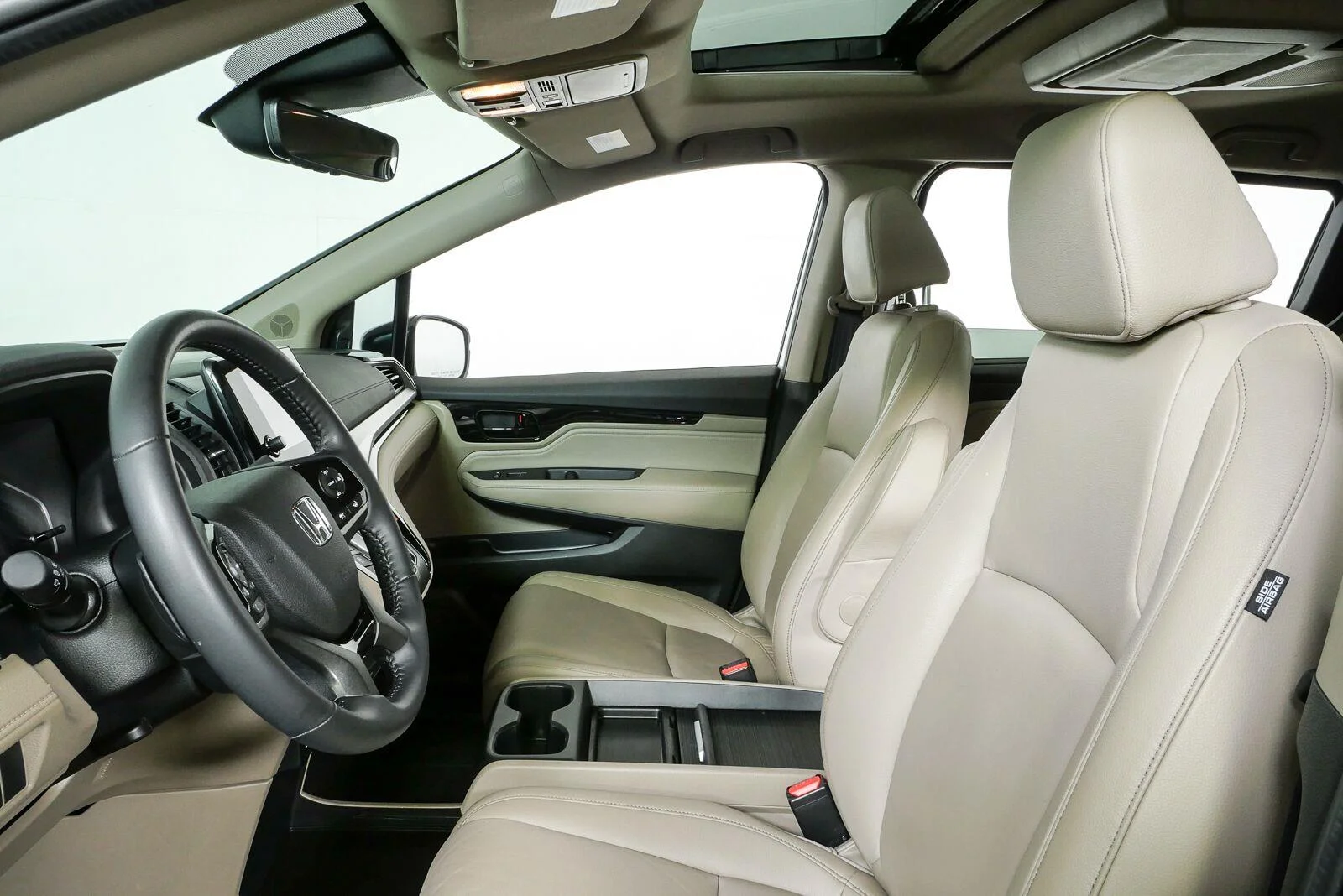 Used 2024 Platinum White Pearl Honda Touring image 5