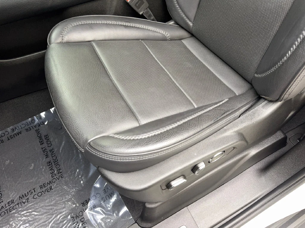 Used 2024 White GMC Denali image 32
