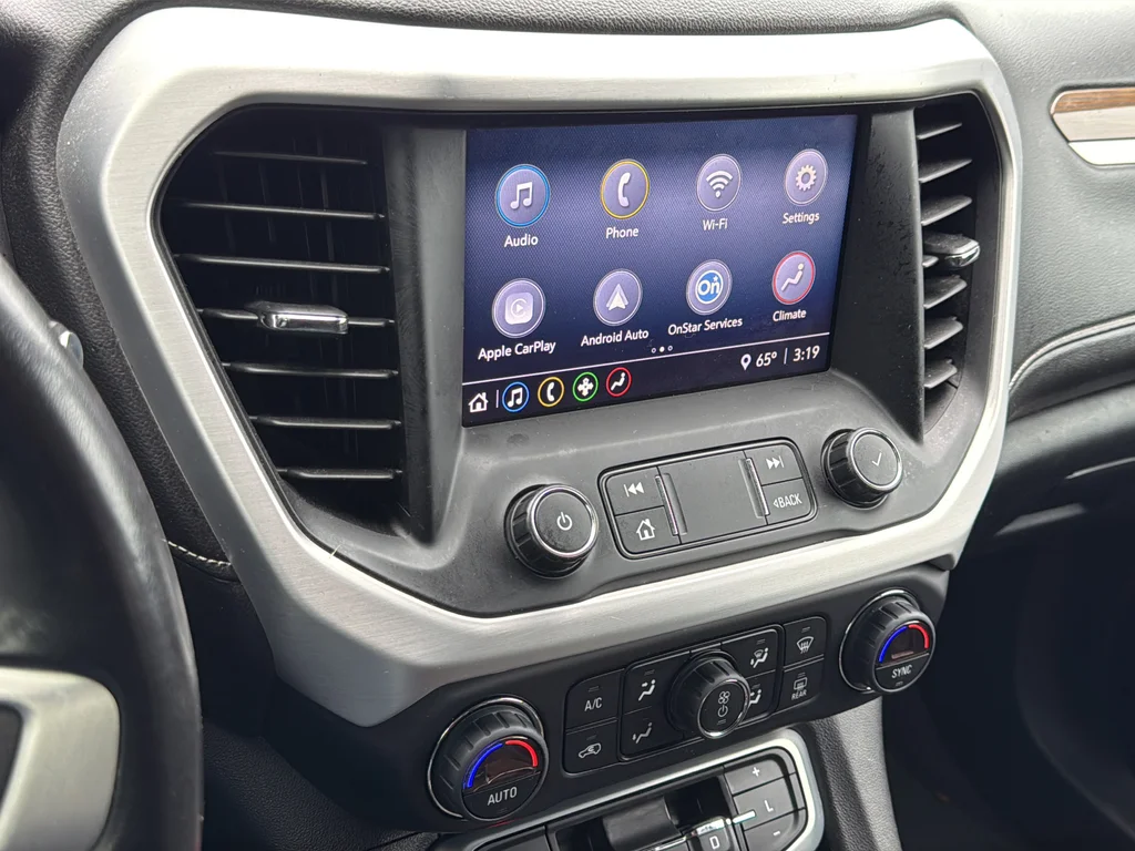Used 2020 White GMC SLE image 14