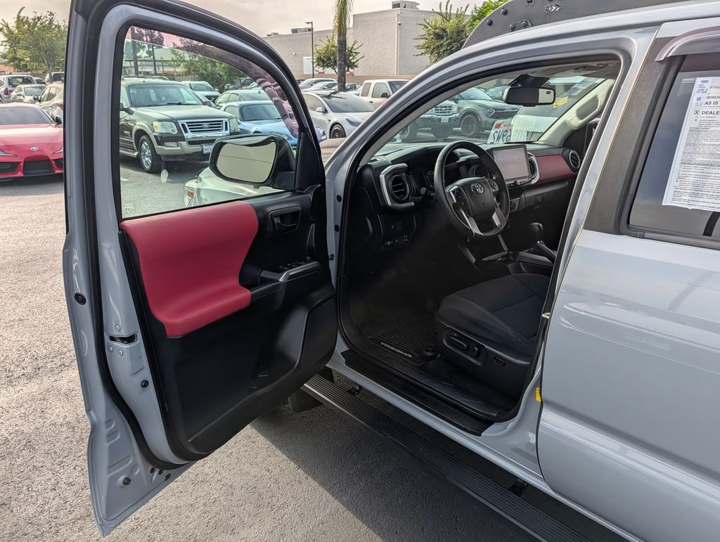 2020 Toyota Tacoma SR5 - Photo 31