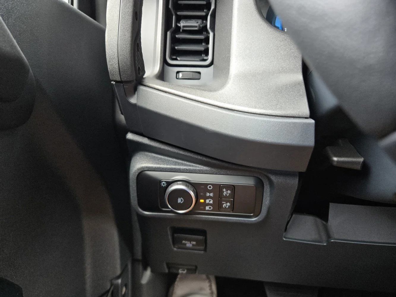 New 2026 Marsh Gray Ford Badlands image 13