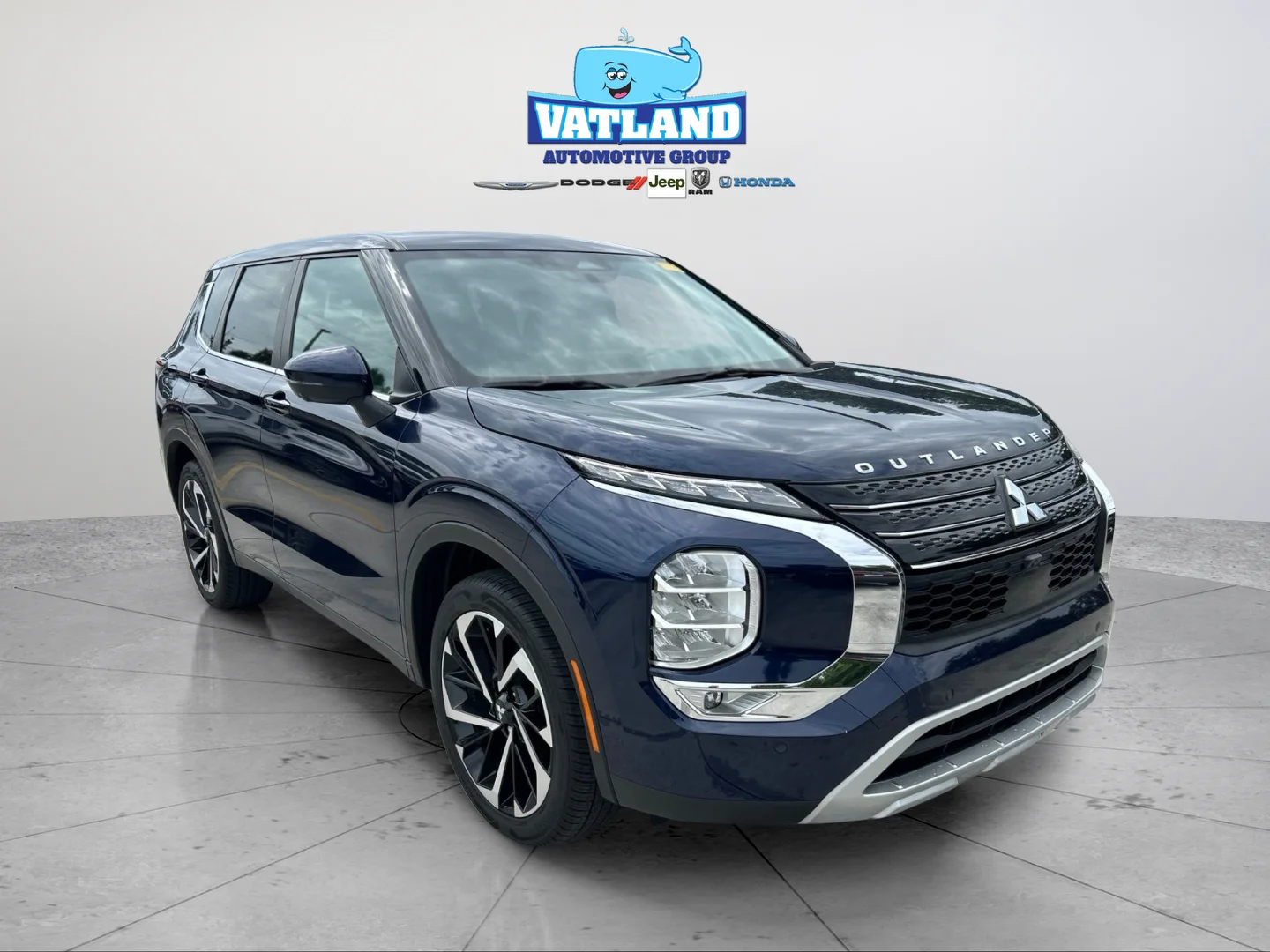 Used 2024 Cosmic Blue Metallic Mitsubishi SE image 22